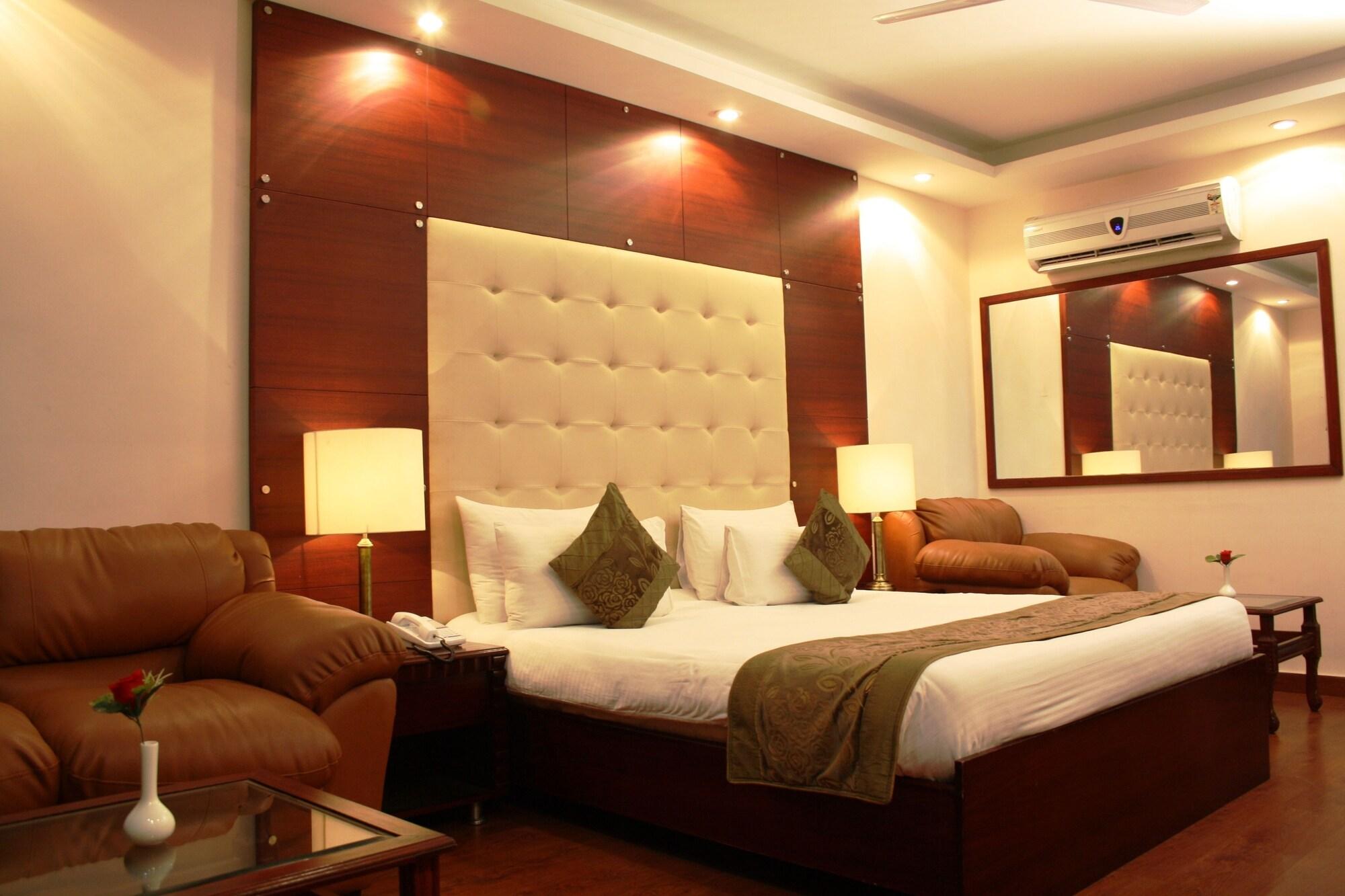 Oyo 367 Hotel Forest Green New Delhi Buitenkant foto