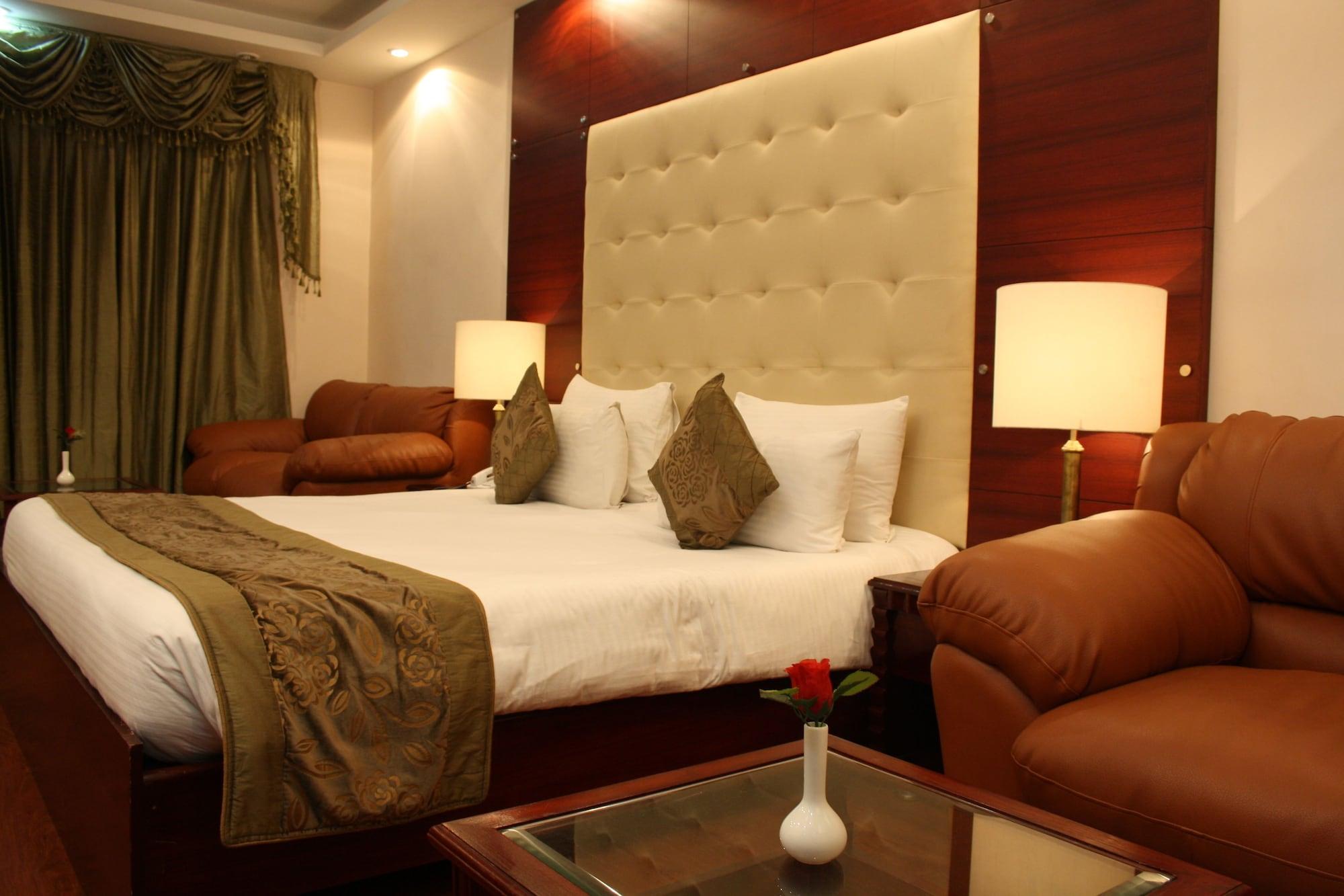 Oyo 367 Hotel Forest Green New Delhi Buitenkant foto