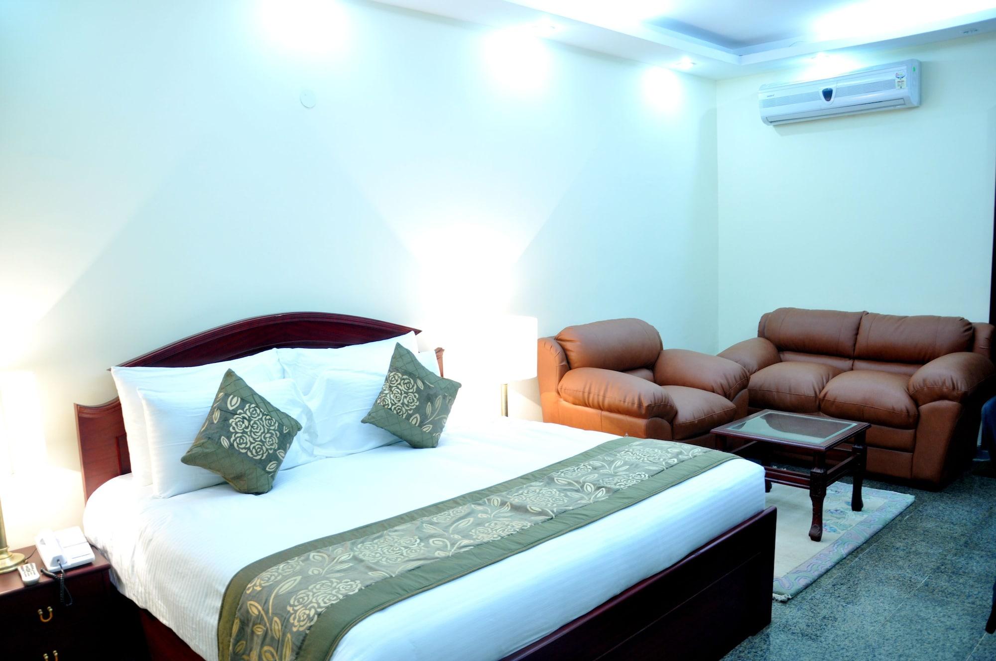 Oyo 367 Hotel Forest Green New Delhi Buitenkant foto