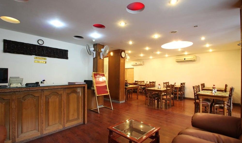 Oyo 367 Hotel Forest Green New Delhi Buitenkant foto
