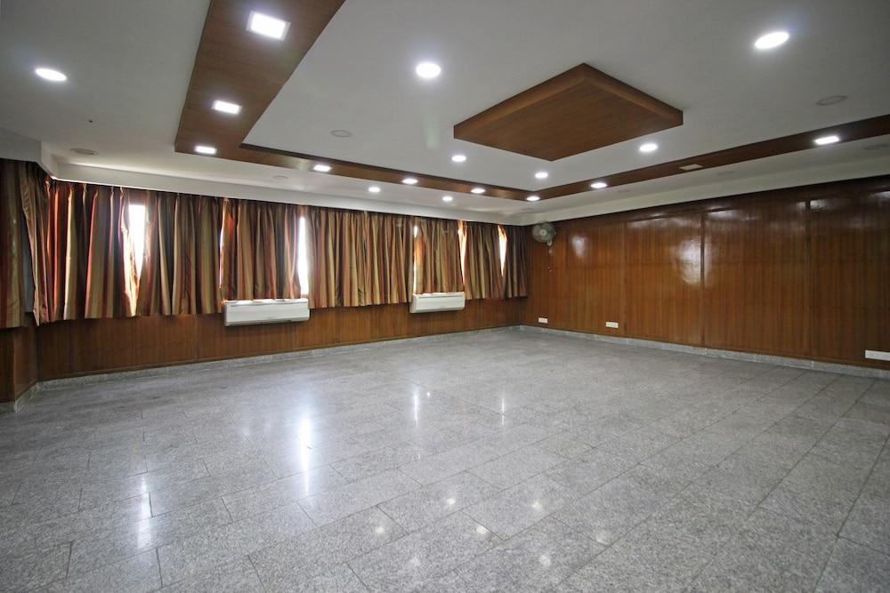 Oyo 367 Hotel Forest Green New Delhi Buitenkant foto