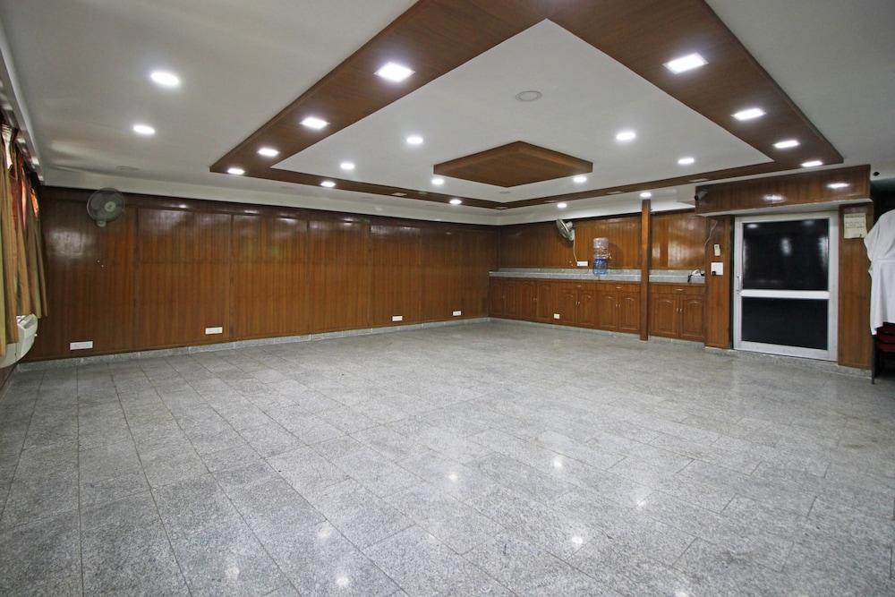 Oyo 367 Hotel Forest Green New Delhi Buitenkant foto