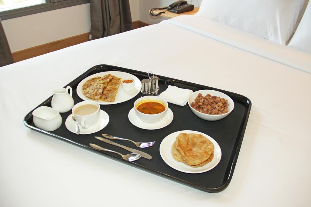 Oyo 367 Hotel Forest Green New Delhi Buitenkant foto
