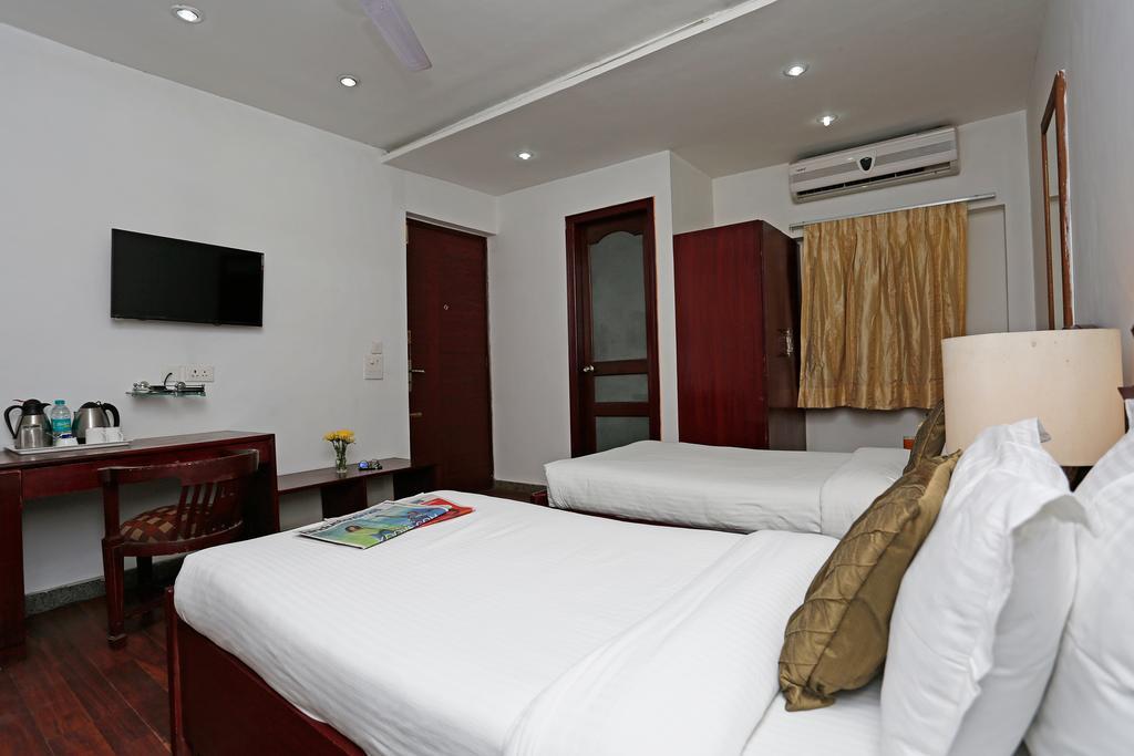 Oyo 367 Hotel Forest Green New Delhi Buitenkant foto