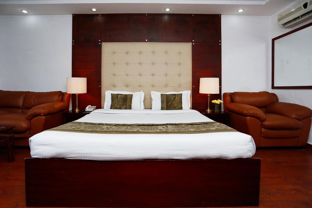 Oyo 367 Hotel Forest Green New Delhi Buitenkant foto