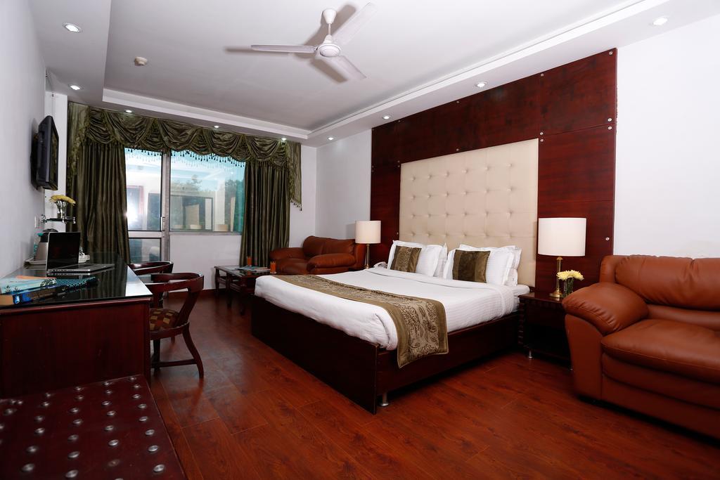 Oyo 367 Hotel Forest Green New Delhi Buitenkant foto