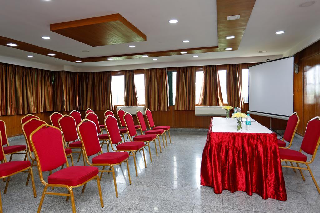 Oyo 367 Hotel Forest Green New Delhi Buitenkant foto